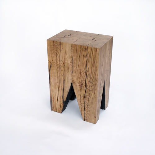 Beistelltisch, Hocker, Stehle aus Eichebalken geflammt und geölt 210x290x450 mm